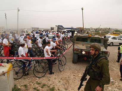Des Vélos contre les Bombes